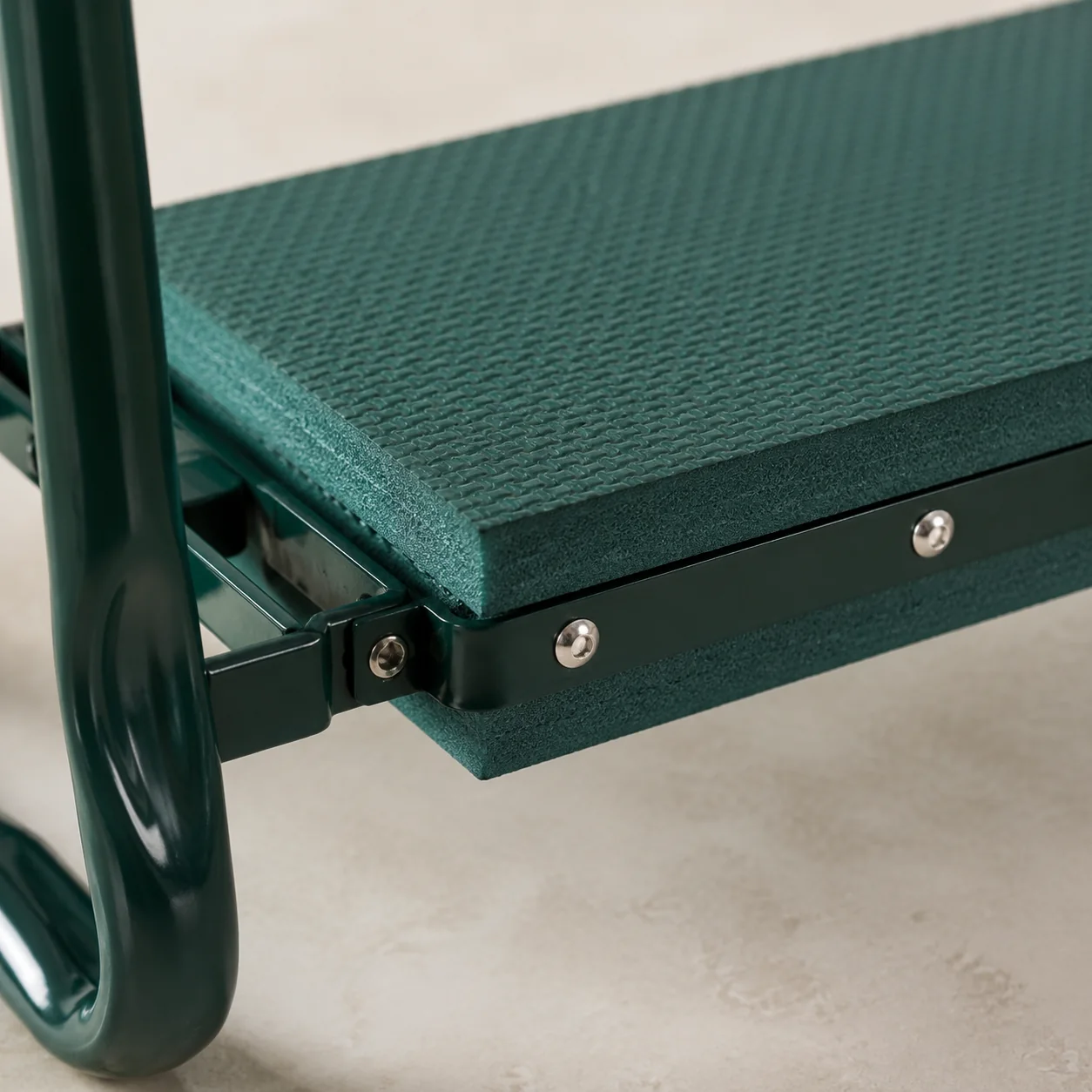 Teravuq Outdoor Garden Kneeler and Seat - Image 2